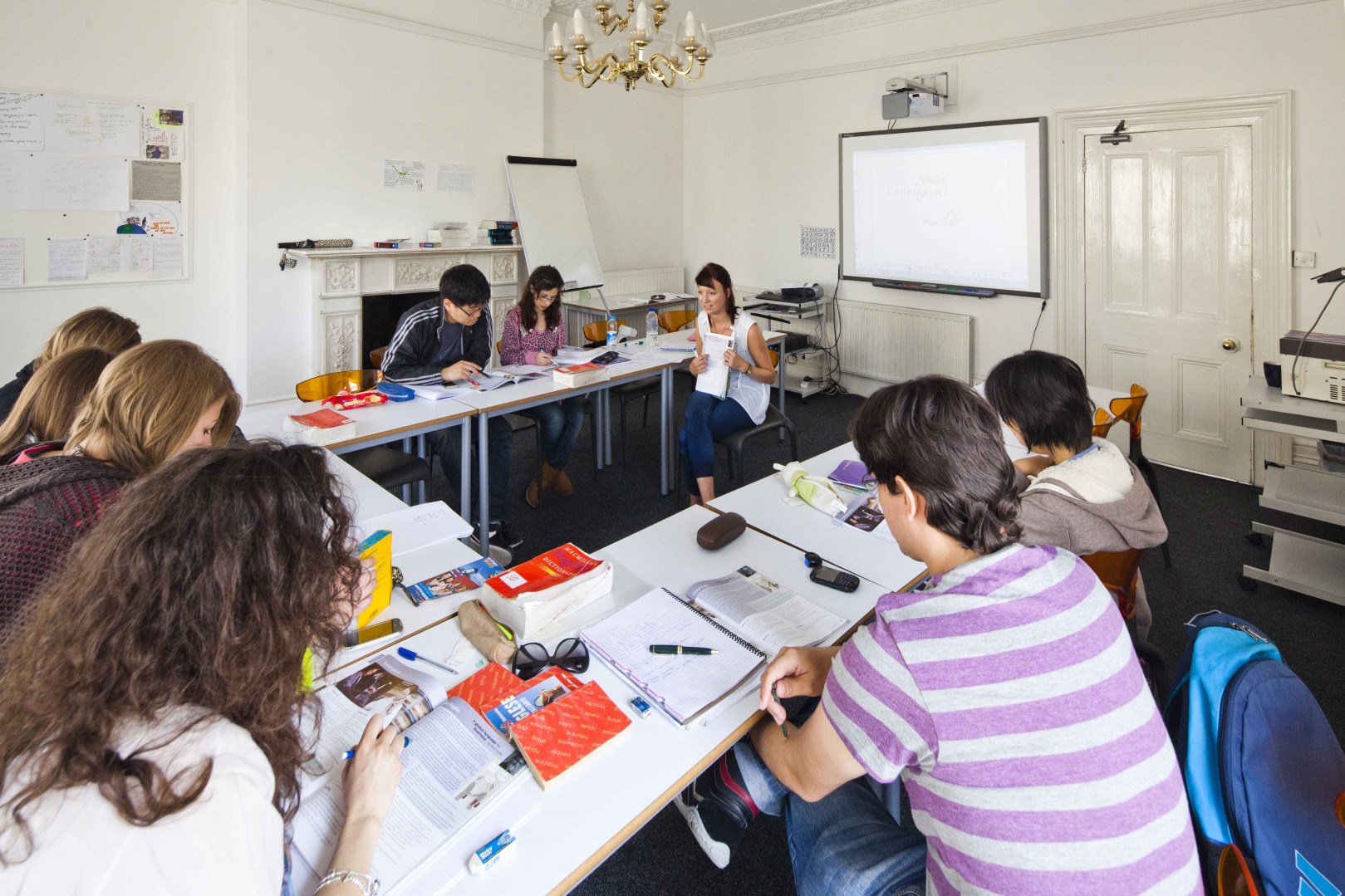 Clase de inglés en Brighton para jóvenes