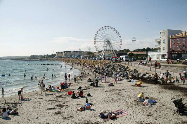 la entretenida ciudad de Galway por el verano