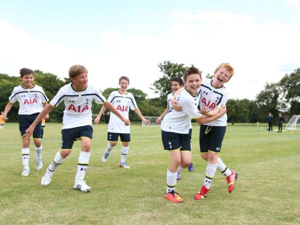 Jugando al futbol con el Tottenham